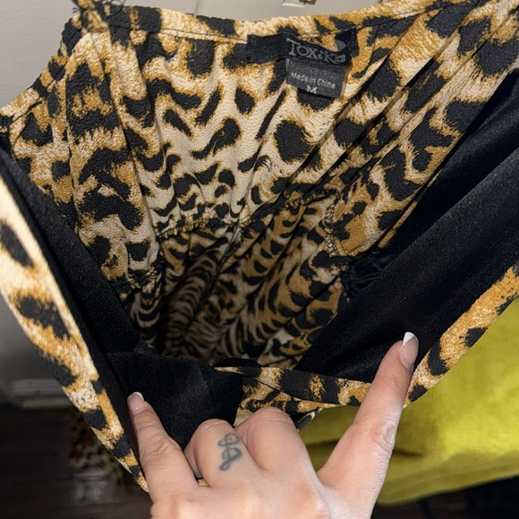 TOXIK 3-  Leopard Print Wide Leg Pant Suit size Medium - Picture 10 of 16